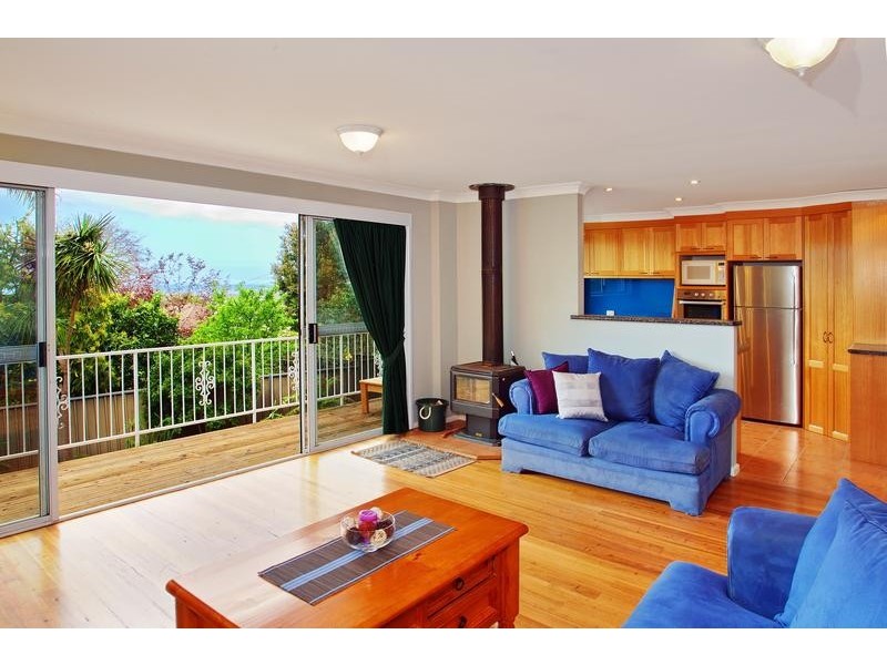 42 Kanangra Drive, Thirroul NSW 2515