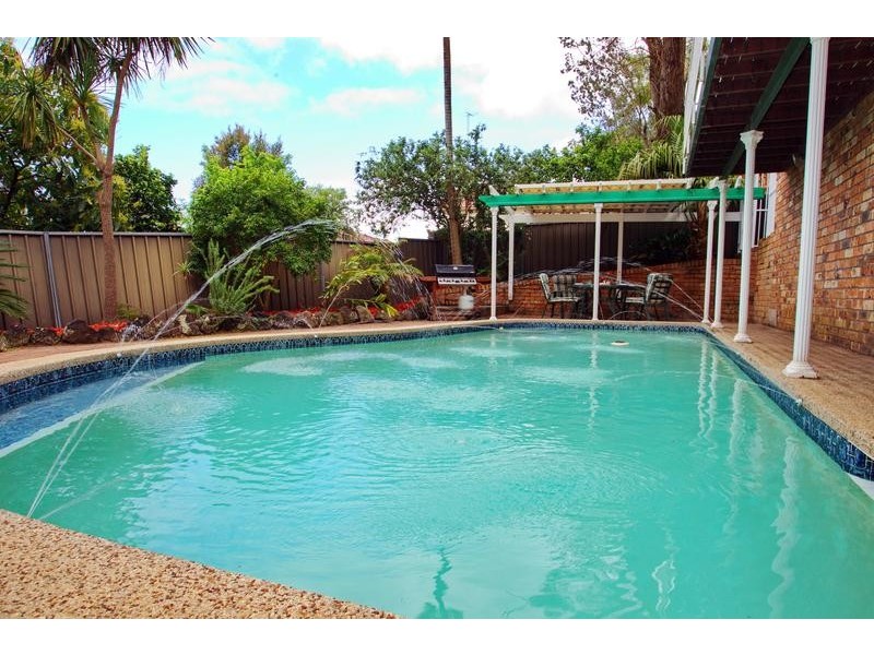 42 Kanangra Drive, Thirroul NSW 2515