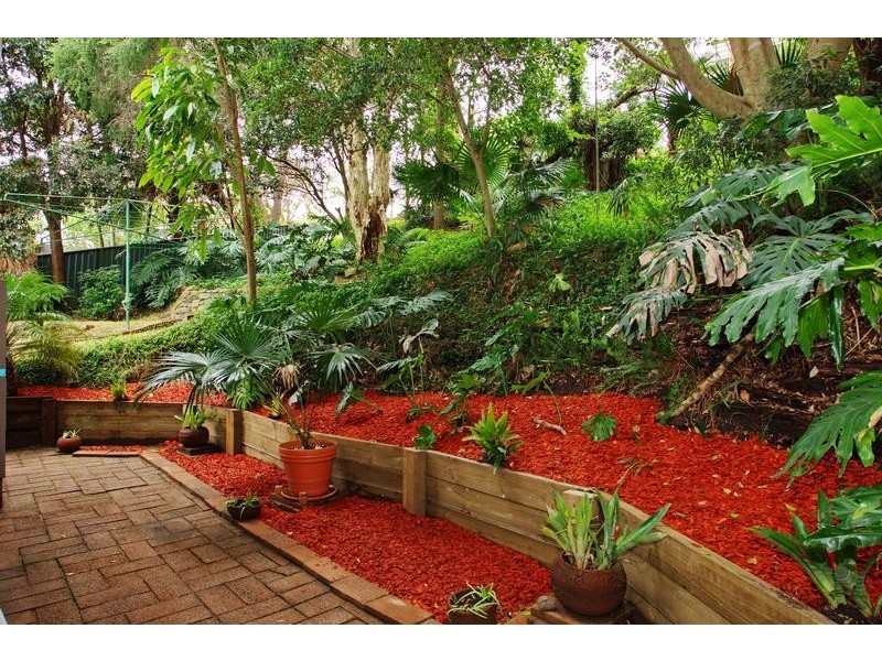 42 Kanangra Drive, Thirroul NSW 2515