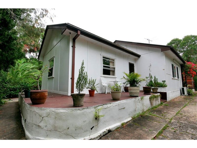 18b Pass Avenue, Thirroul NSW 2515