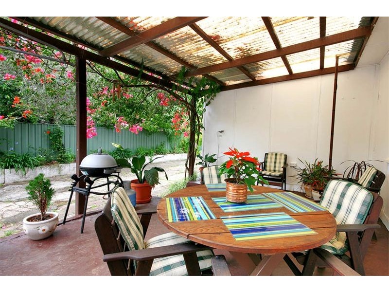 18b Pass Avenue, Thirroul NSW 2515