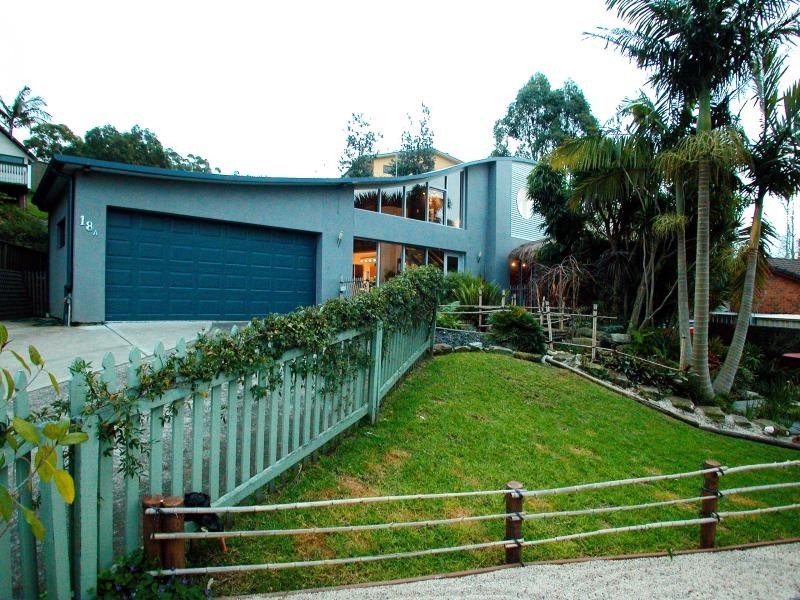 18a  The Crescent, Helensburgh NSW 2508