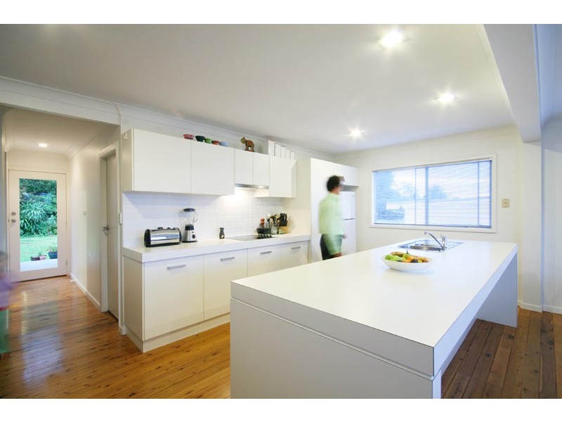 16  Nardoo Crescent, Thirroul NSW 2515