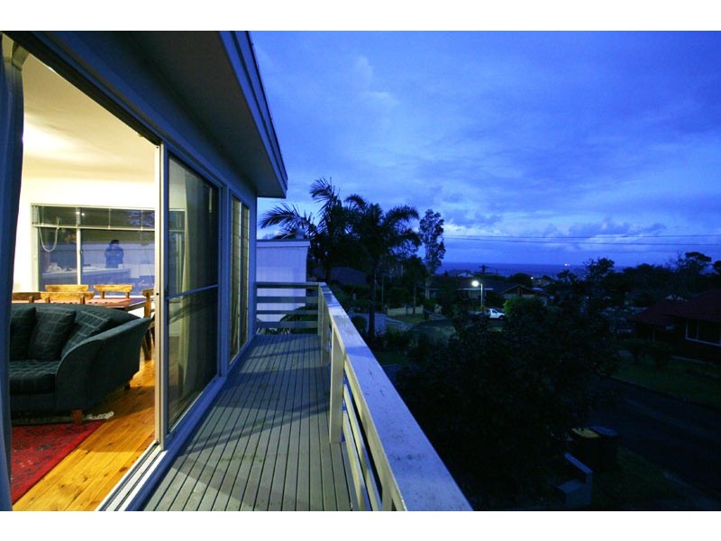 16  Nardoo Crescent, Thirroul NSW 2515