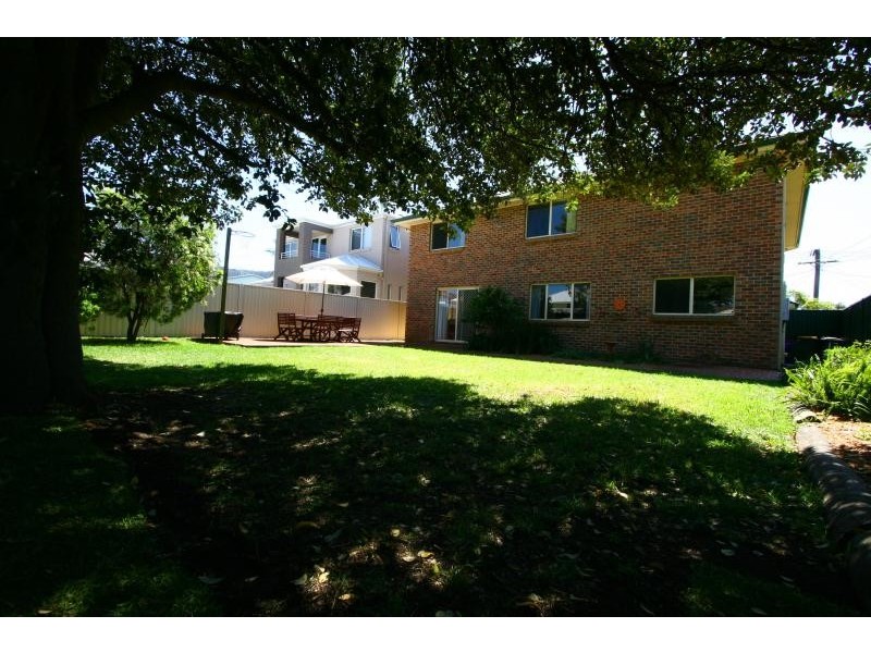 13  Godolphin Street, Bulli NSW 2516