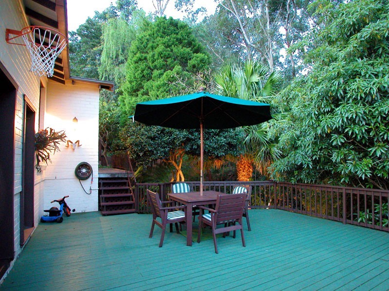 9  Hazel Crescent, Thirroul NSW 2515