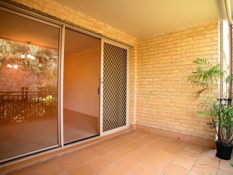 17/14  Raymond Rd, Thirroul NSW 2515