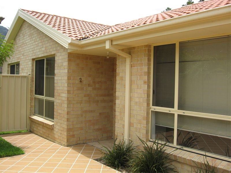 2/12  Redman Pde, Thirroul NSW 2515