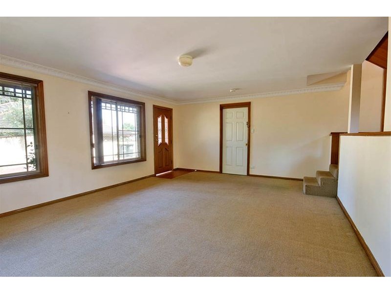 2/92  Phillip Street, Thirroul NSW 2515