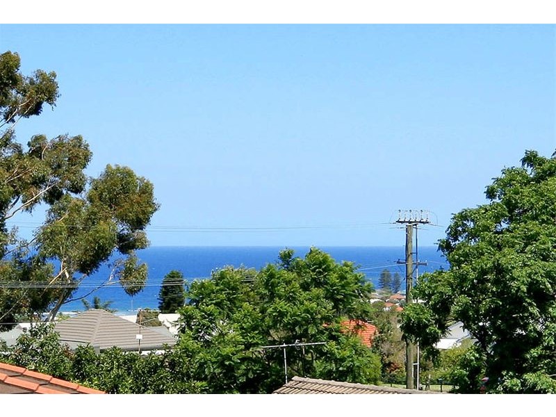 2/92  Phillip Street, Thirroul NSW 2515