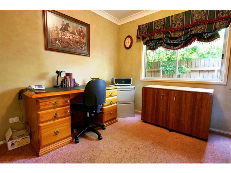 8  Nardoo Crescent, Thirroul NSW 2515