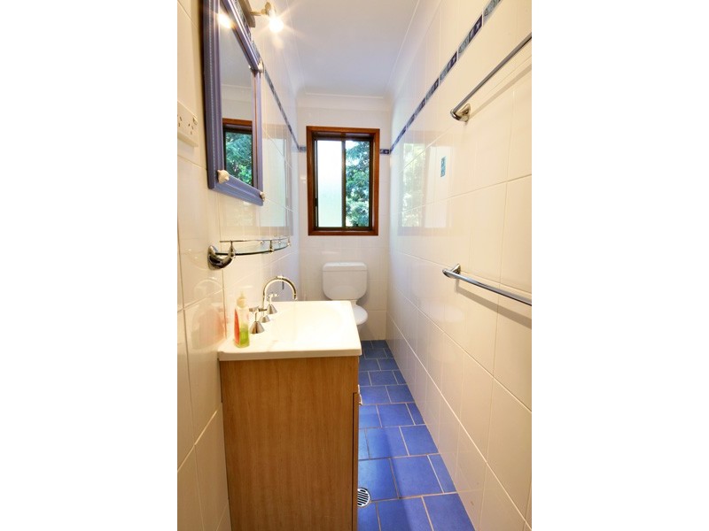 28  Highlands Parade, Bulli NSW 2516