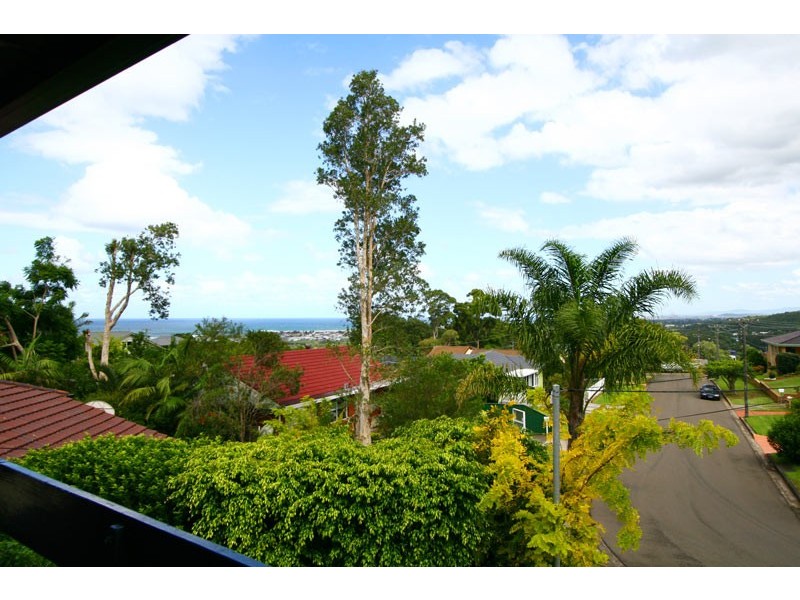 12  Nardoo Crescent, Thirroul NSW 2515