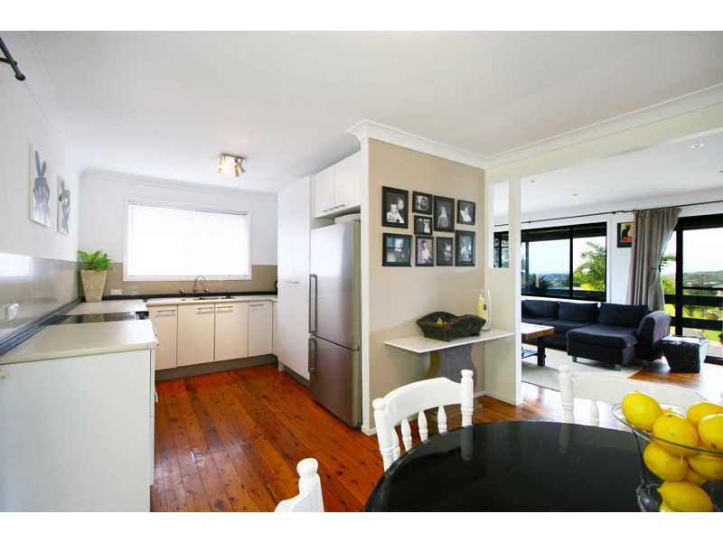 12  Nardoo Crescent, Thirroul NSW 2515