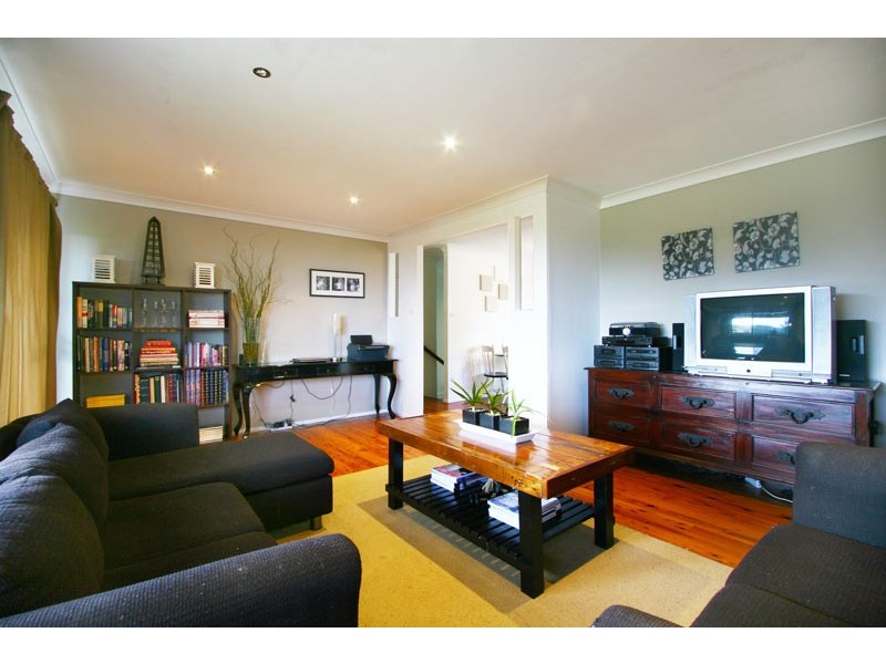 12  Nardoo Crescent, Thirroul NSW 2515