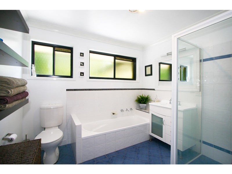 12  Nardoo Crescent, Thirroul NSW 2515