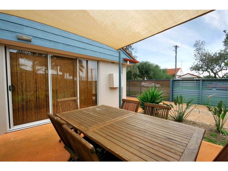 11 Corbett Avenue, Thirroul NSW 2515