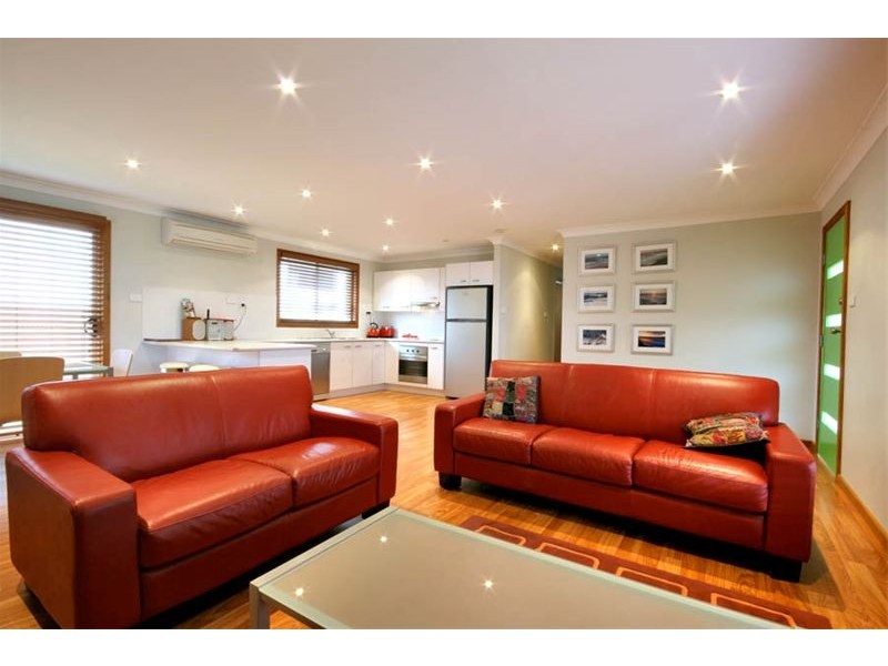 11 Corbett Avenue, Thirroul NSW 2515