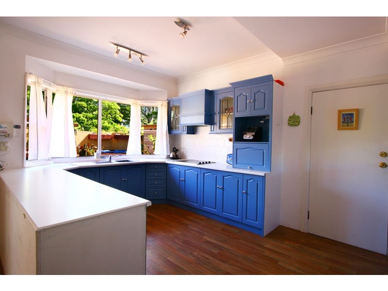 8 McCauley Street, Thirroul NSW 2515