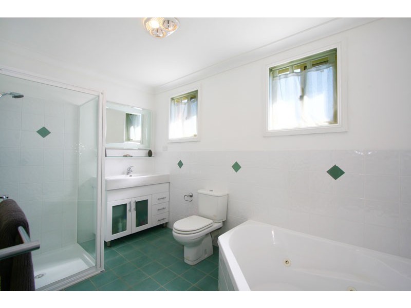 8 McCauley Street, Thirroul NSW 2515