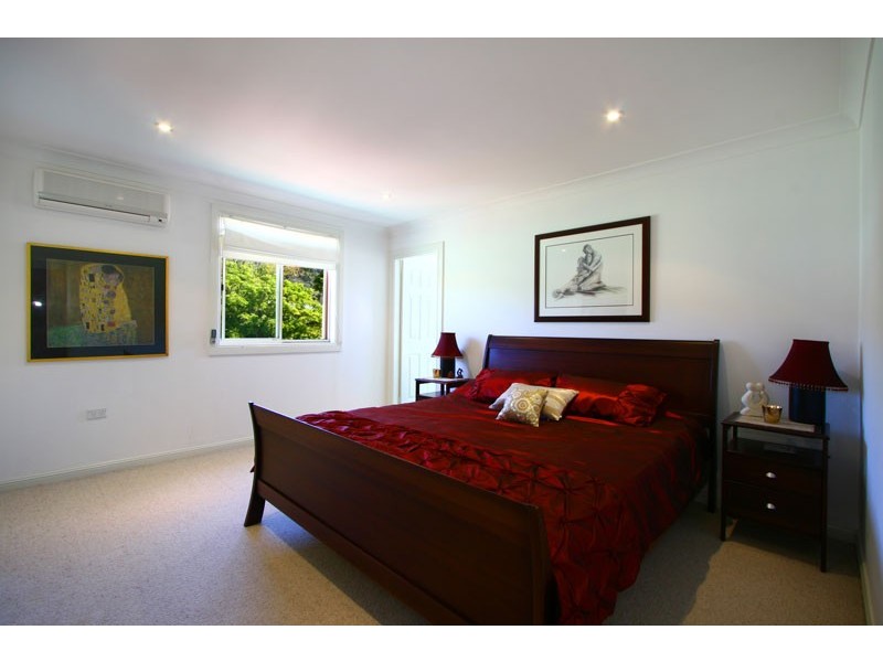 8 McCauley Street, Thirroul NSW 2515