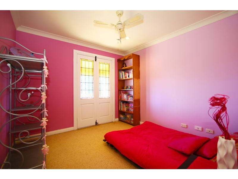 8 McCauley Street, Thirroul NSW 2515