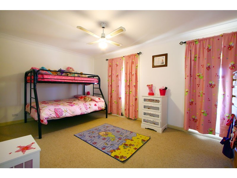 8 McCauley Street, Thirroul NSW 2515
