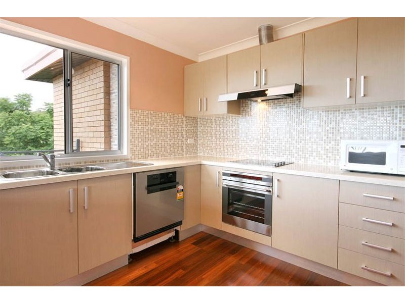 32  Robinsville Cresent, Thirroul NSW 2515