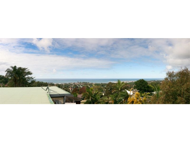 32  Robinsville Cresent, Thirroul NSW 2515