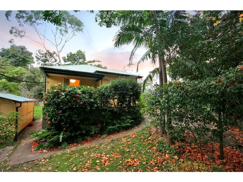 4  Sea Foam Avenue, Thirroul NSW 2515