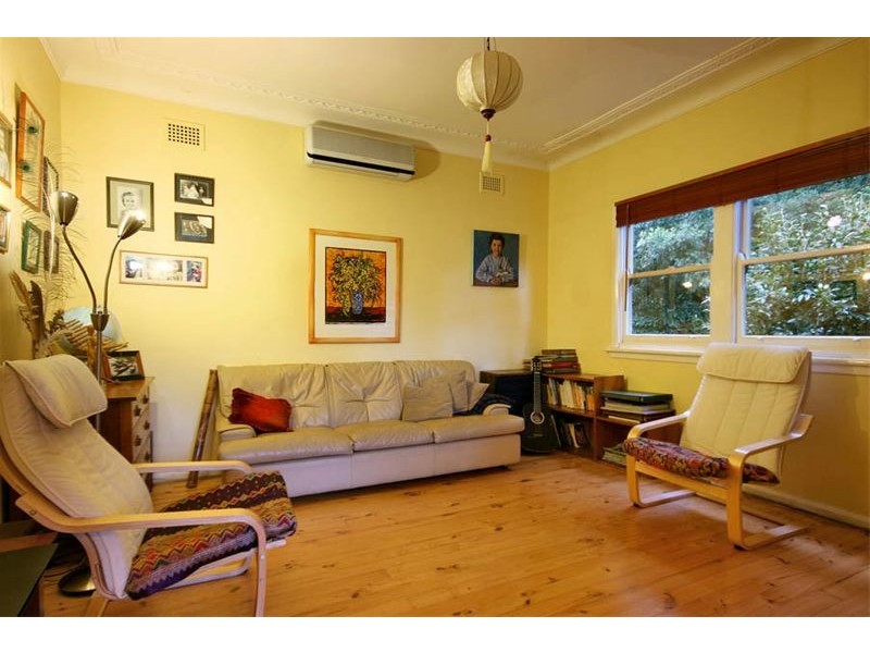 4  Sea Foam Avenue, Thirroul NSW 2515