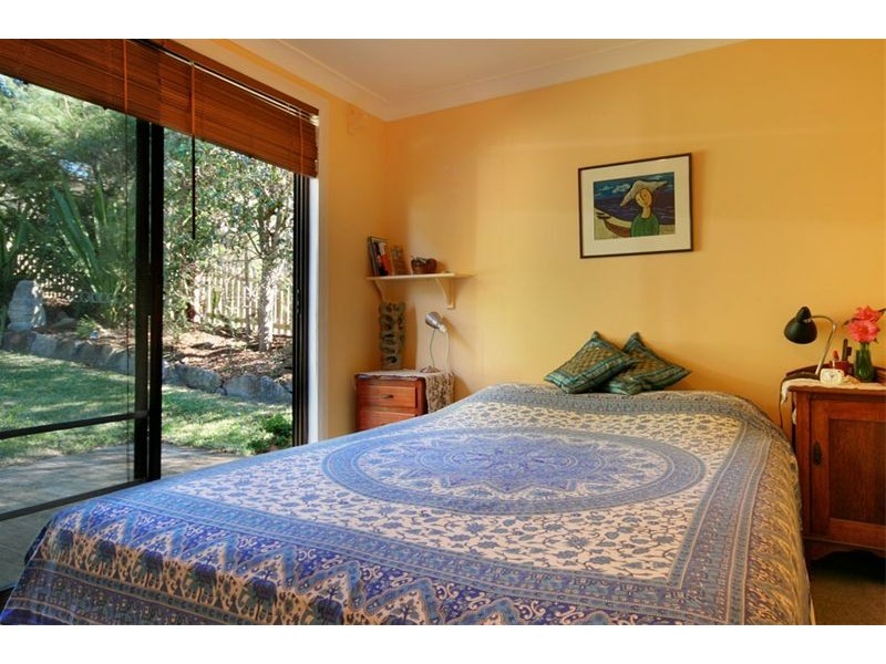 4  Sea Foam Avenue, Thirroul NSW 2515