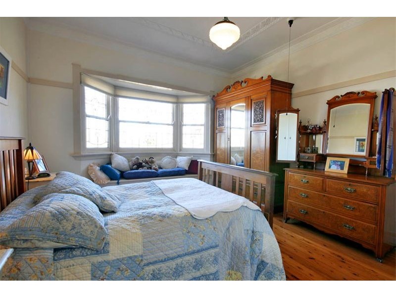 8  Virginia Terrace, Thirroul NSW 2515