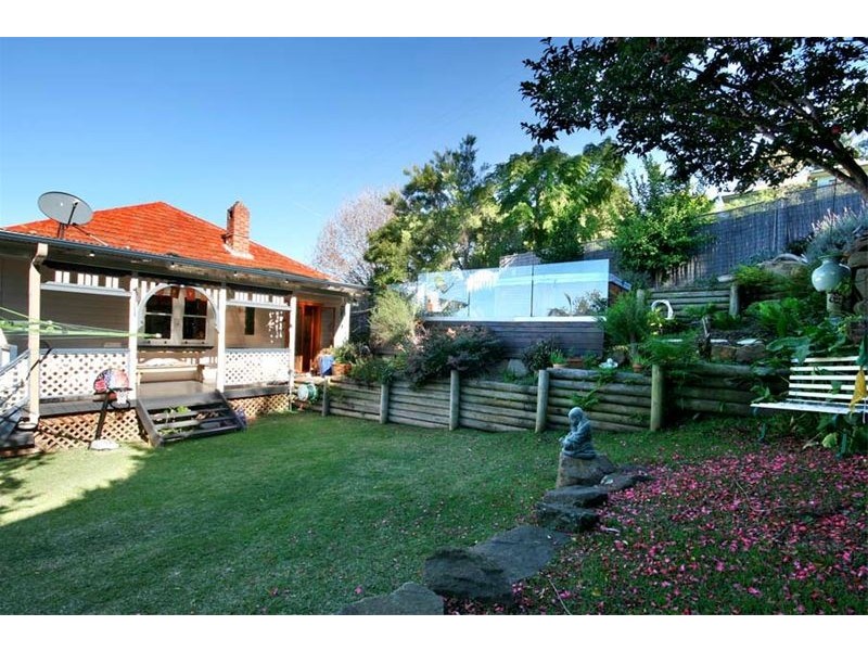 8  Virginia Terrace, Thirroul NSW 2515