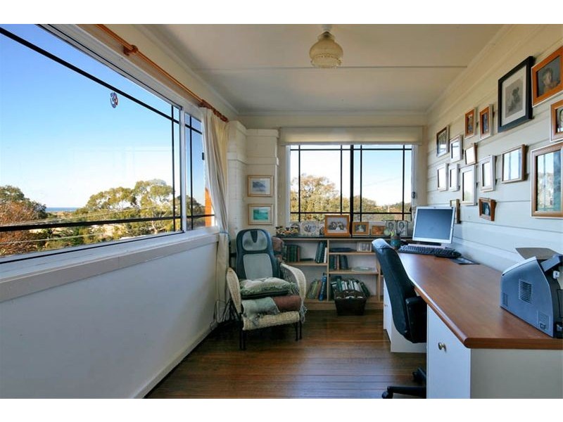 8  Virginia Terrace, Thirroul NSW 2515
