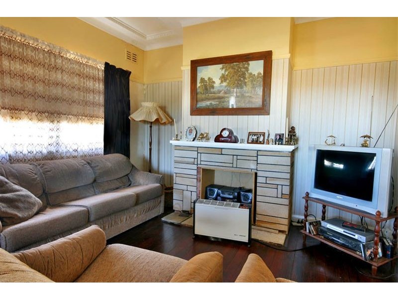 4  Beattie Avenue, Bulli NSW 2516