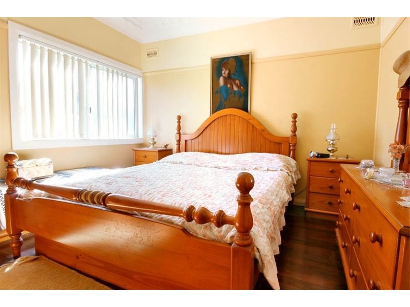 4  Beattie Avenue, Bulli NSW 2516