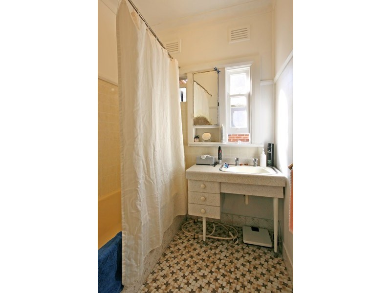 4  Beattie Avenue, Bulli NSW 2516