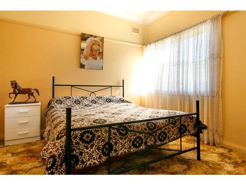 4  Beattie Avenue, Bulli NSW 2516