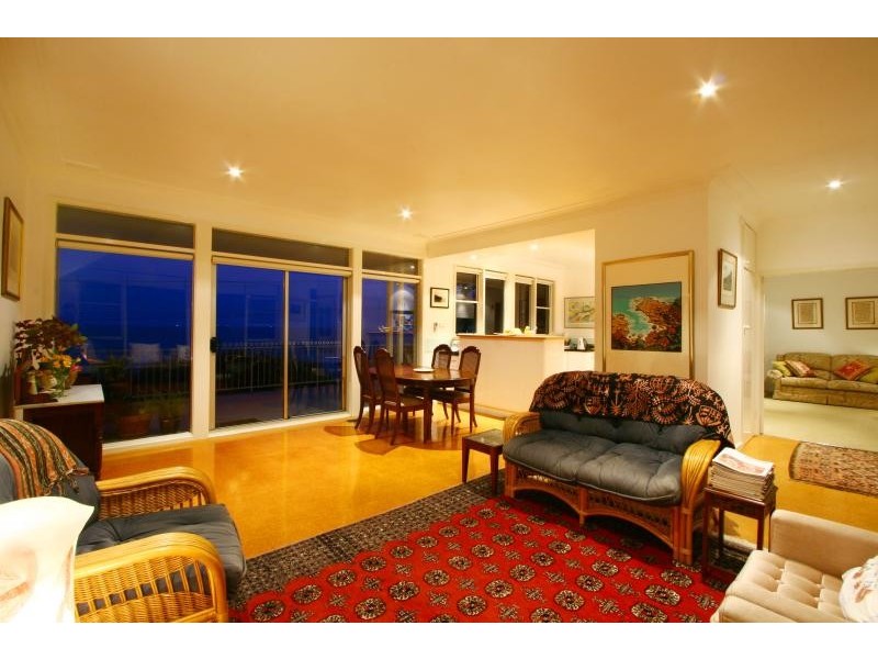 62  Lawrence Hargrave Drive, Thirroul NSW 2515