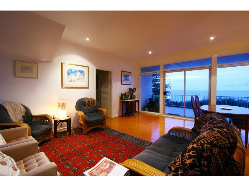 62  Lawrence Hargrave Drive, Thirroul NSW 2515