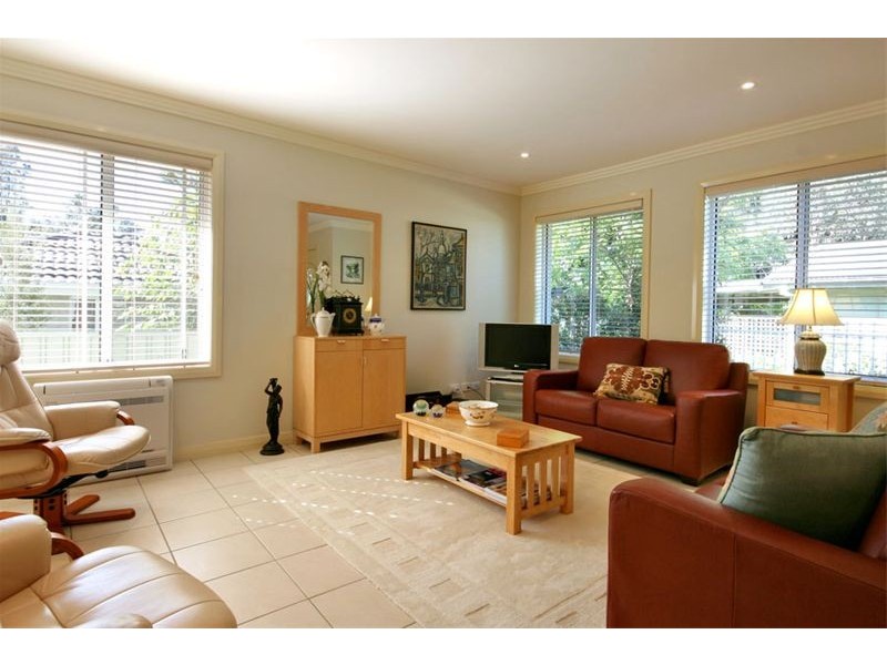 2/13  Bean Street, Thirroul NSW 2515