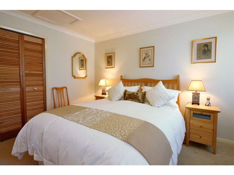 2/13  Bean Street, Thirroul NSW 2515