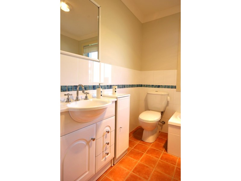 2/13  Bean Street, Thirroul NSW 2515