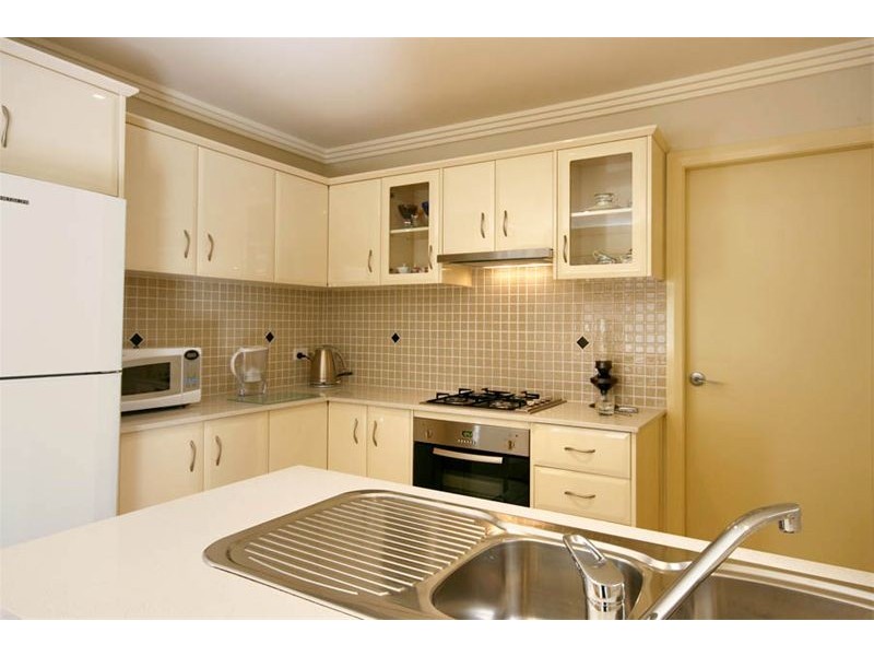 2/13  Bean Street, Thirroul NSW 2515