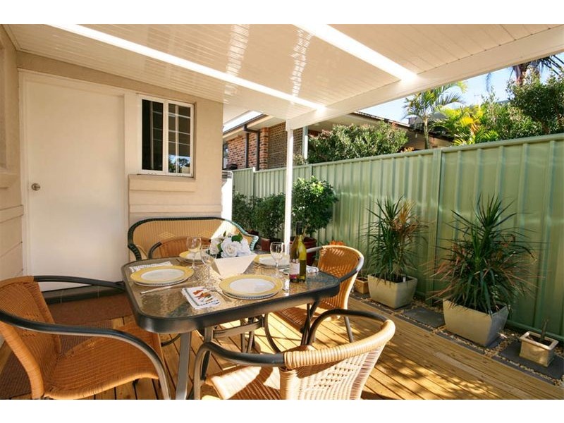 2/13  Bean Street, Thirroul NSW 2515