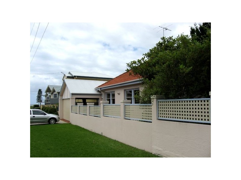 209  Lawrence Hargrave Drive, Thirroul NSW 2515