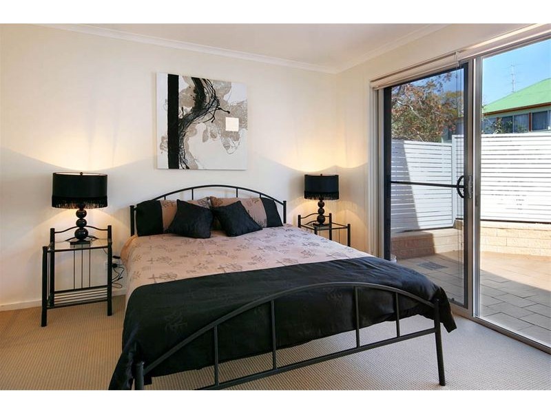 2/25  Mason Street, Thirroul NSW 2515