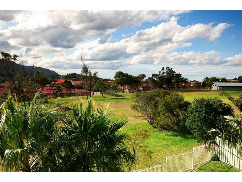 14 Seabreeze Place, Thirroul NSW 2515