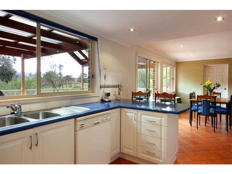 14 Seabreeze Place, Thirroul NSW 2515